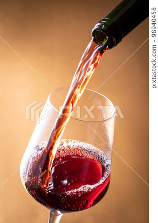 倒紅酒 倒紅酒 98940458