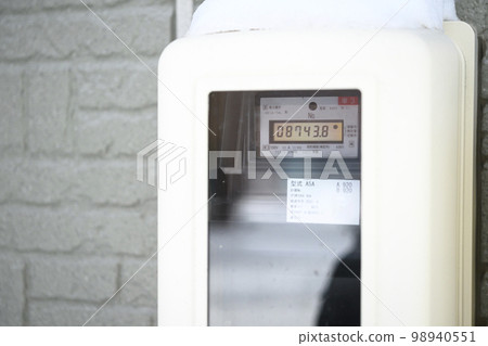 功率計（飆升的電費圖像） 98940551