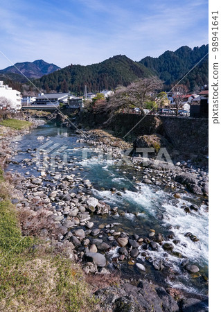 從吉田川新橋（跳橋）看郡上八幡的街景 98941641