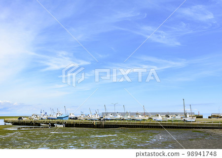 Go Nemuro Peninsula from Hokkaido Onnenuma Bridge Go Nemuro Peninsula from Hokkaido Onnenuma Bridge 98941748
