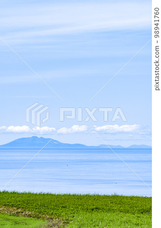 Go Nemuro Peninsula from Hokkaido Onnenuma Bridge Go Nemuro Peninsula from Hokkaido Onnenuma Bridge 98941760