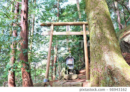 Fudayama山的巨石 Fudayama山的巨石 98943162