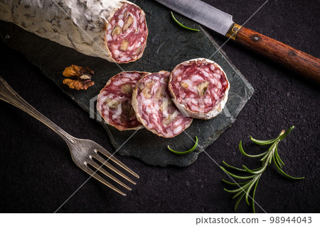 Salami Salami 98944043