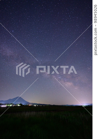 Oyama and Milky Way Oyama and Milky Way 98945026