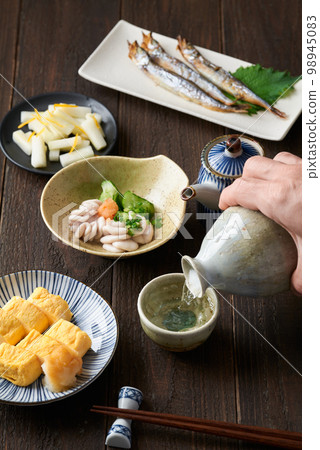 倒清酒 倒清酒 98945083