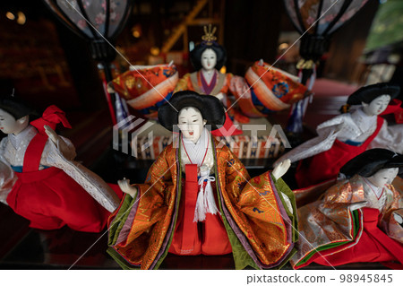 奈良縣高市郡高取町坪坂寺公開展示的雛人偶照片 奈良縣高市郡高取町坪坂寺公開展示的雛人偶照片 98945845
