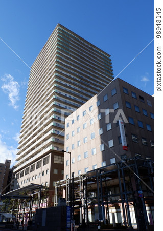 The streets of Yokamachi, Hachioji City, along the Koshu Highway 98948145
