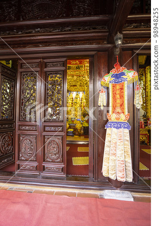 Chua Tien Tich buddist temple in Hanoi, Vietnam Chua Tien Tich buddist temple in Hanoi, Vietnam 98948255
