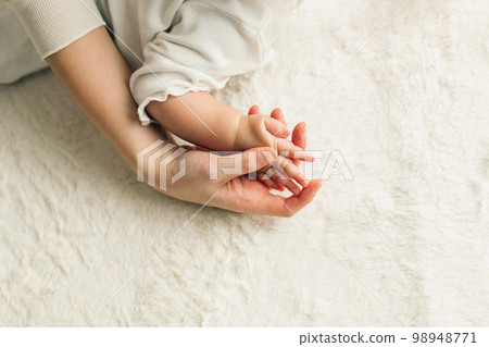 媽媽和寶寶的手 媽媽和寶寶的手 98948771