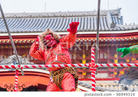 Setsubun Festival of Osu Kannon, Ogre Chasing Ceremony <Nagoya City, Aichi Prefecture> 98949319