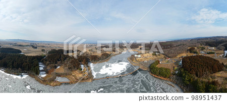 Frozen Hiratsutsunuma Aerial view Frozen Hiratsutsunuma Aerial view 98951437