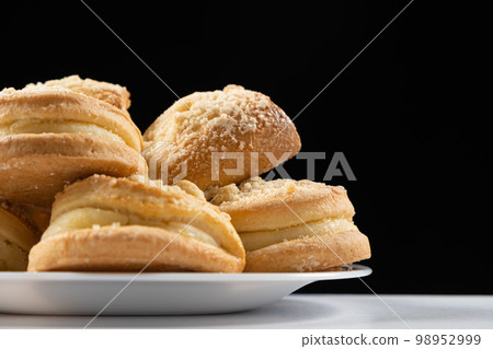 Sochnik cake with cottage cheese - pastry made from dough with cottage cheese filling, a dish of national russian cuisine. 98952999