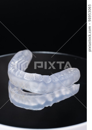 Dental mouthguard, splint for the treatment of dysfunction of the temporomandibular joints, bruxism, malocclusion, to relax the muscles of the jaw. 98953065