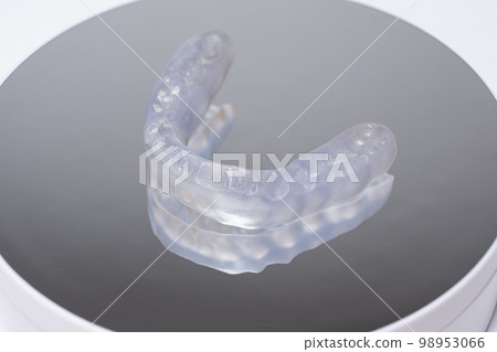 Dental mouthguard, splint for the treatment of dysfunction of the temporomandibular joints, bruxism, malocclusion, to relax the muscles of the jaw. 98953066