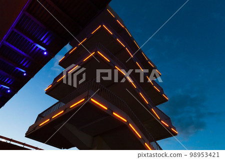 The New bridge at night, this is a bridge across the Ob in Barnaul 98953421