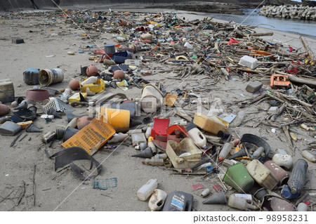 Coastal wreckage Environmental problems Garbage problems 98958231