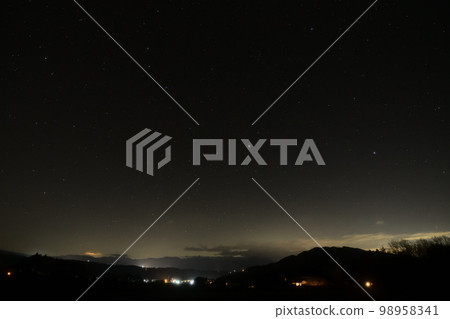 北斗市白州町，東方的天空被春天的星辰取代的深夜 98958341