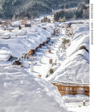 Shimogo Town, Fukushima Prefecture Snowscape of Ouchi-juku 98959808