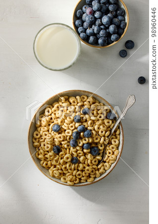 bowl of breakfast cereal honey rings bowl of breakfast cereal honey rings 98960446