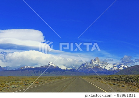 Highway Road to Chalten, Fitzroy, Patagonia Argentina, Los Glaciares Highway Road to Chalten, Fitzroy, Patagonia Argentina, Los Glaciares 98961831