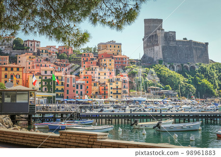 Marina of Lerici with the colorful houses and castle,Liguria, Italy Marina of Lerici with the colorful houses and castle,Liguria, Italy 98961883