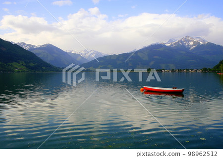 Zell am See and blue lake idyllic landscape in Carinthia, Austria Zell am See and blue lake idyllic landscape in Carinthia, Austria 98962512