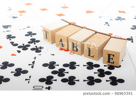 Playing cards and wooden blocks TABLE 98963391