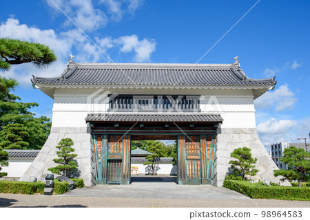 Okazaki Park in summer Okazaki Park in summer 98964583