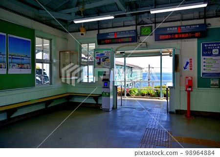 JR東日本木製車站大樓根部川站的風景 JR東日本木製車站大樓根部川站的風景 98964884