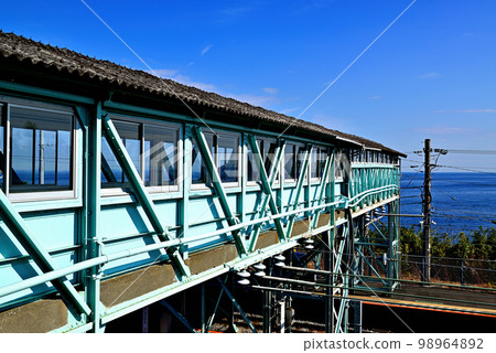 JR東日本木製車站大樓根部川站的風景 JR東日本木製車站大樓根部川站的風景 98964892