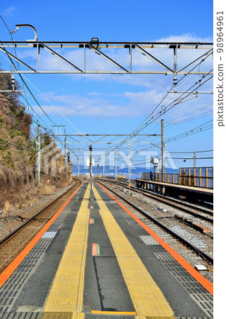 JR東日本木製車站大樓根部川站的風景 98964961