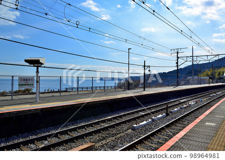JR東日本木製車站大樓根部川站的風景 JR東日本木製車站大樓根部川站的風景 98964981