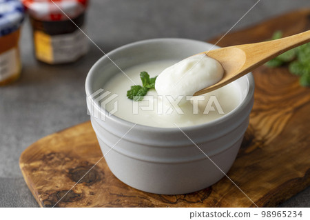 Yogurt cocotte 98965234