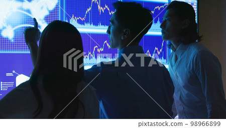 Stock market analyst Stock market analyst 98966899