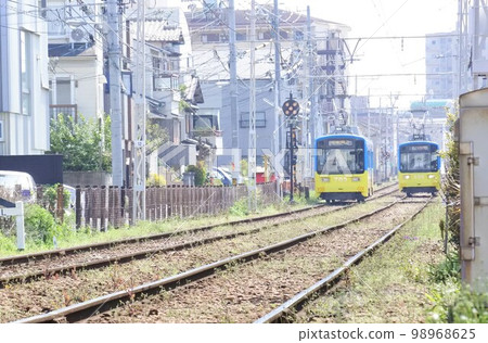 crossing streetcar crossing streetcar 98968625
