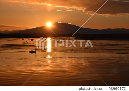 first sunrise of 2023 98969172