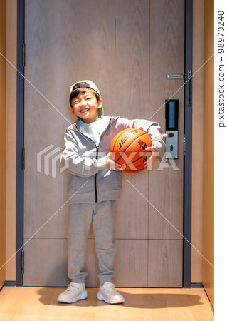 children lifestyle travel vacation exercise health 98970240