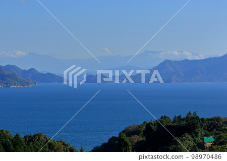 Shikoku Mountains seen from Oshiba Island, Tobishima Kaido 98970486