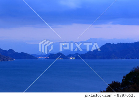 Shikoku Mountains seen from Oshiba Island 98970523