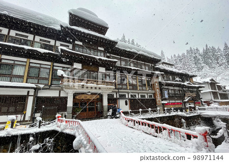 Snow Ginzan Onsen 98971144