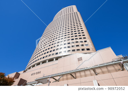 靜岡縣濱松市濱鬆的象徵濱松 Act Tower 在陽光明媚的天氣裡 98972052