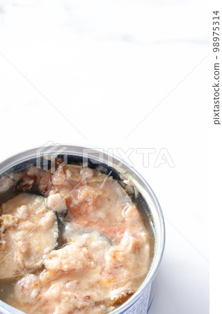 Canned mackerel in water Canned mackerel in water 98975314