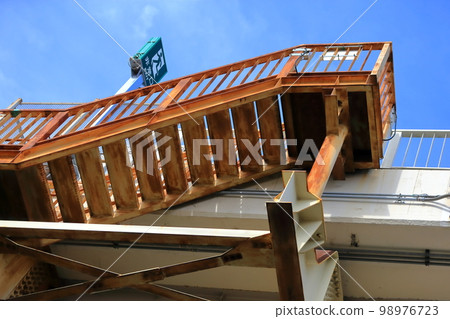 Expressway emergency exit image 98976723