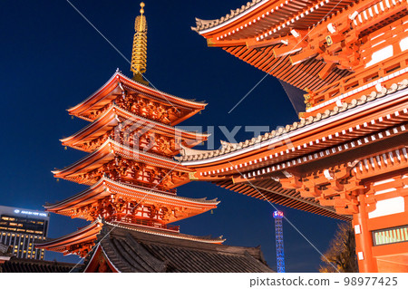 《Tokyo》 Night Sensoji Temple / Hozomon 98977425