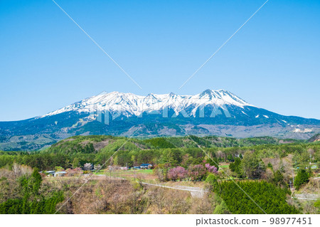 Mt. Ontakeyama在春天 Mt. Ontakeyama在春天 98977451