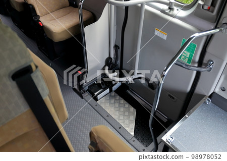 微型巴士（車內）圖像 98978052