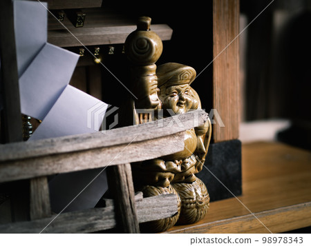 小神社內的七福神像 小神社內的七福神像 98978343