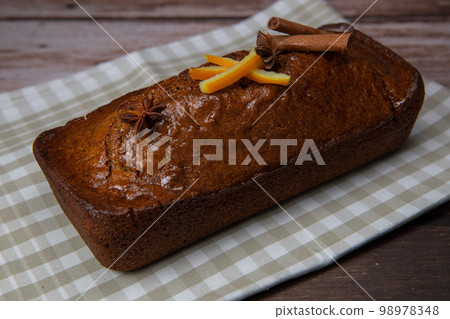 Traditional spice gingerbread cake with honey, ginger, cinnamon, nutmeg Traditional spice gingerbread cake with honey, ginger, cinnamon, nutmeg 98978348