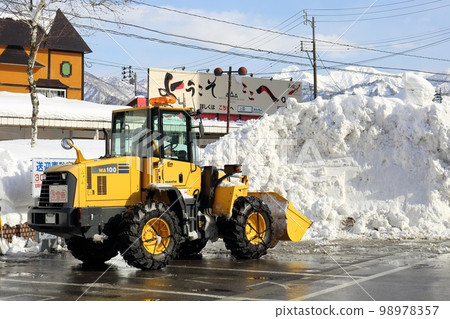 新潟、湯澤、雪國意象、掃雪機 新潟、湯澤、雪國意象、掃雪機 98978357