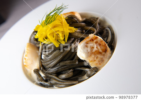 Recipe for Linguine Pasta with squid ink and scallops, yellow chioggia beet Recipe for Linguine Pasta with squid ink and scallops, yellow chioggia beet 98978377